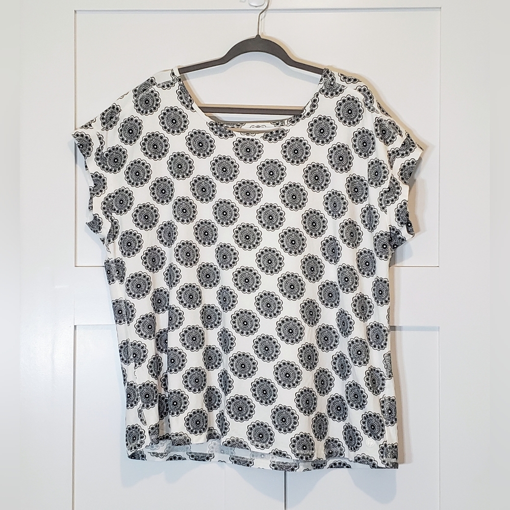 T By Talbots White & Black Medallion Cotton Modal Top Cap Sleeves Stretch Sz 3x